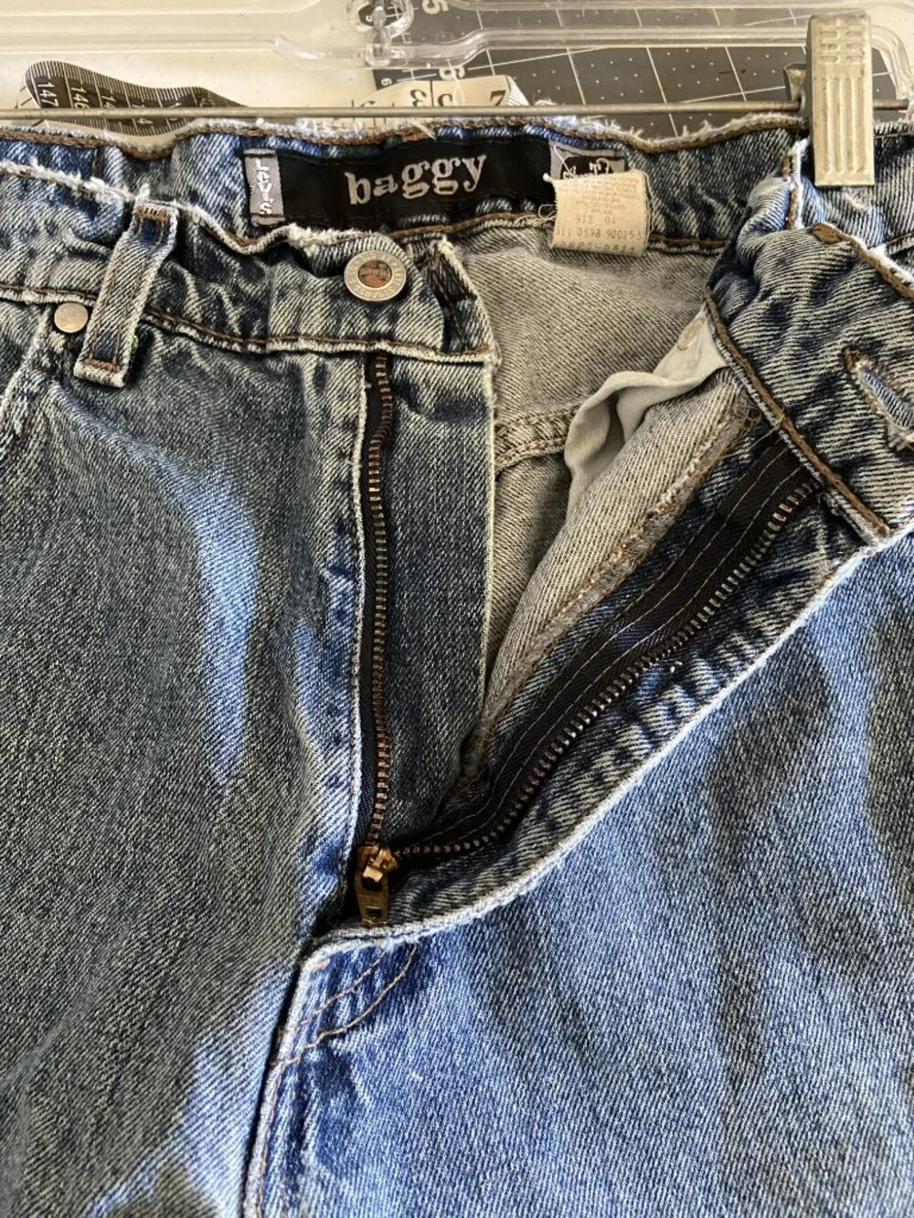 Levis levi’s silver